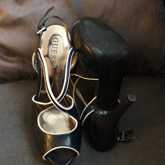 Ladies shoes - Picture 2 of 2